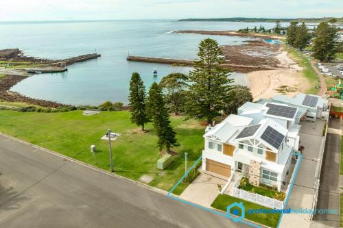 B&B Shellharbour - LegaSea Lodge - Pet Friendly Beachfront with Plunge Pool - Bed and Breakfast Shellharbour