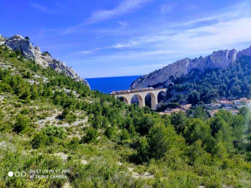 GITE RÉNOVÉ CALANQUES LA VESSE - Apartment - Le Rove