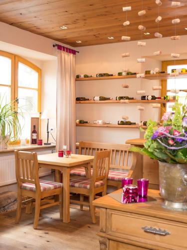 Gasthof Deutscher Adler und Hotel Puchtler 4