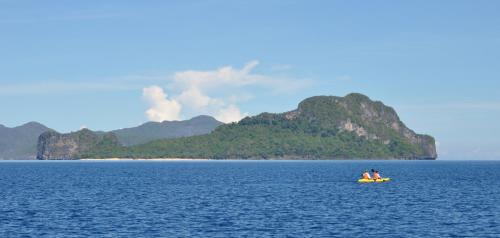 Neela Tourist Lodge – El Nido, WI