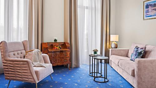 Hotel Bayerischer Hof Dresden - image 2