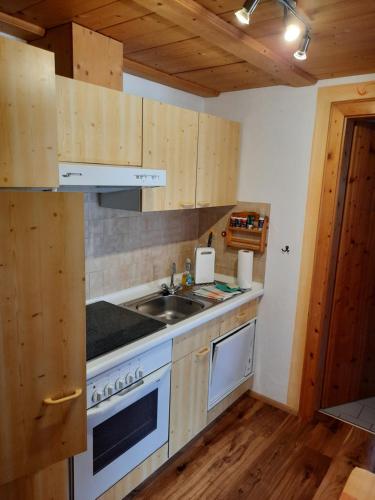 廚房, 繆勒農家樂 (Landhaus Muller) in 容霍爾茨