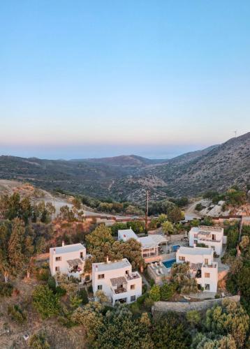 Mourtzanakis Residence - Traditional Eco Hotel in Achlada