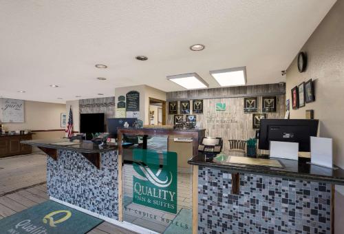 Quality Inn & Suites Medford Airport