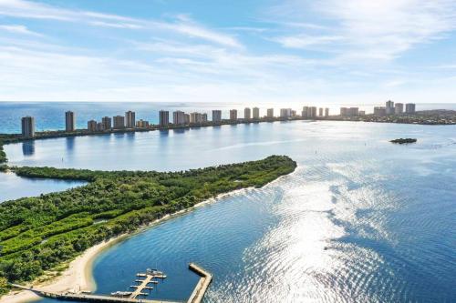 3 Bed 2 Bath - North Palm Beach in North Palm Beach, USA