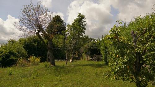 Dārzs, Petite maison au calme à Anost (Petite maison au calme a Anost) in Anost