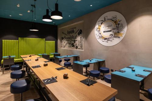 Smart Hotel Central - image 12
