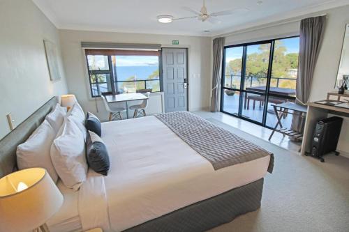 Whangaparaoa Lodge