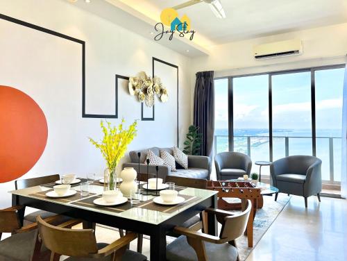 NEW! SilverScape l Luxury 3BR l B2503 l 6-11pax l Seaview l Infinity Pool l JonkerSt l City Centre by Jay Stay