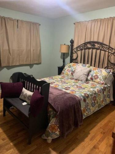 Quiet home three bedroom home in peaceful neighborhood in Saginaw, USA