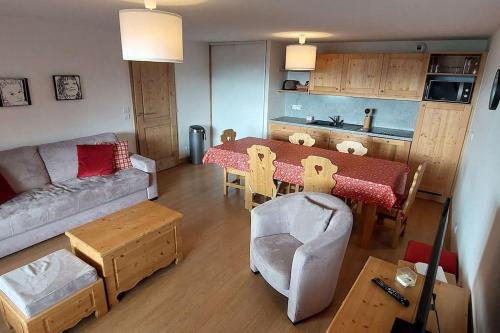 Paradiski bel appartement rénové plan peisey – khách sạn tại Vallandry