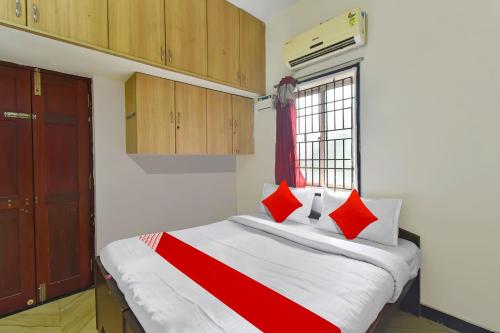 OYO Flagship Yazhini Rooms