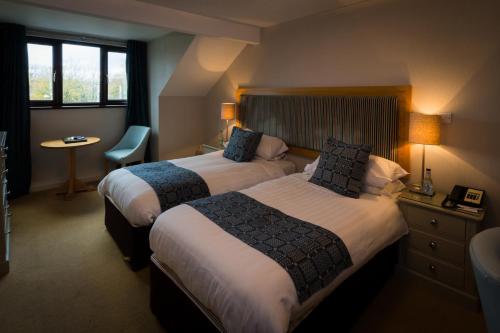 2 twin beds