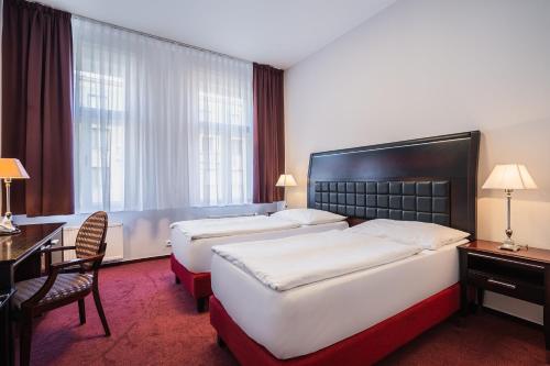 Ea Hotel Tosca - image 4