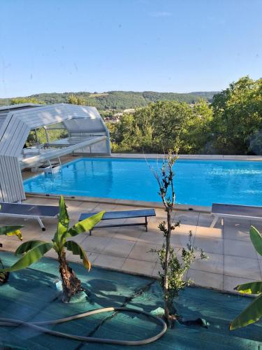 Apart montignac piscine