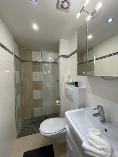 4 bedrooms, 2 bathrooms, kitchen, terrace - 10 min to fairground, Düsseldorf (foto 6)
