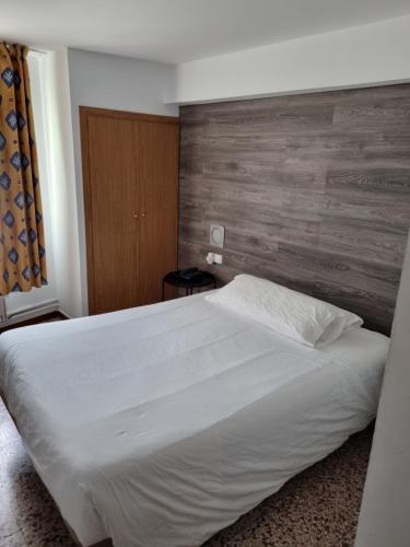 1 twin bed