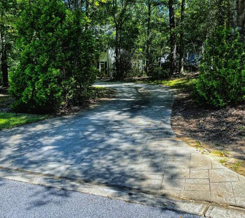 Elegant Guest Studio in Upscale Community