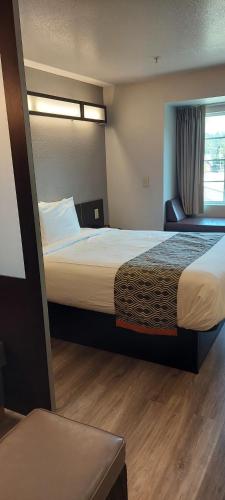 ไมโครเทล อินน์ แอนด์ สวีท บาย วินด์แฮม ฮูเวอร์/เบอร์มิงแฮม (Microtel Inn & Suites by Wyndham Hoover/Birmingham) near พิพิธภัณฑ์ลีกใต้ของคนผิวดำ