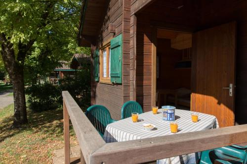 外部景觀, Camping de Tauves in 聖索韋多韋爾尼