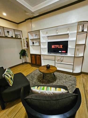 Mirador Modern House - Walking Distance To Lourdes Grotto - 바기오
