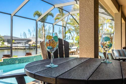 Villa Neptune's Grotto- BRAND NEW with heated Pool Hot Tub and dock with Tiki - image 9