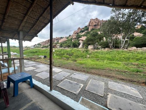 Apkārtne, The Gravity Cafe -A Unit Of StayChillHampi in Sanapur