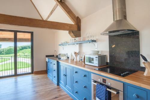 Iekārtas, Tilbury Shepherd Huts & Holiday Cottages with Hot Tubs in West Bagborough