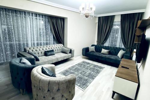 2+1 Luxury Flat , 5 beds , near all services