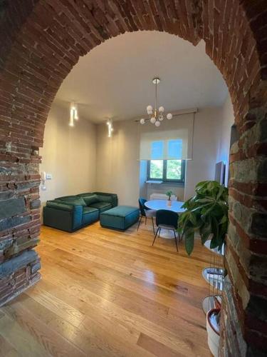 New Residence on Lungarno Soderini near Ponte Vecchio - Tap to explore photos