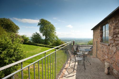 Iekārtas, Tilbury Shepherd Huts & Holiday Cottages with Hot Tubs in West Bagborough