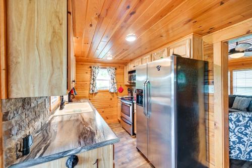 Our Lakeside Retreat with Deck on Lake Herrington! in Bushtown, USA