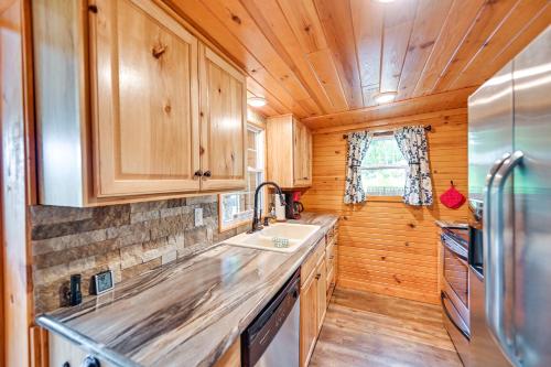 Our Lakeside Retreat with Deck on Lake Herrington! in Lexington (KY)