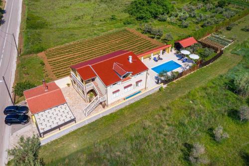  Apartment house Simoni with pool, Zadar county in Privlaka