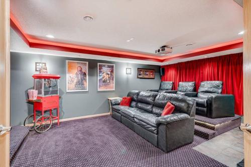 Maple Grove Retreat 30 Days Minimum in Maple Grove, USA