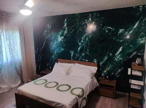 1 queen bed