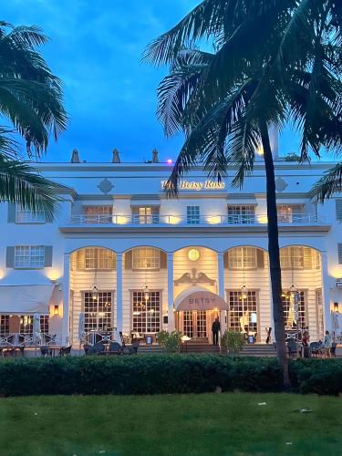 488762677 The Betsy Hotel, South Beach