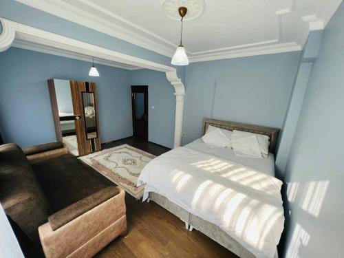 Spacious 4-bedroom unit in Fatih.