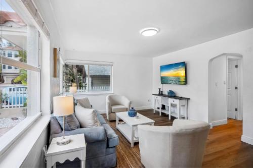 Beach Livin 1 - 1 Bedroom Downstairs thumb 4