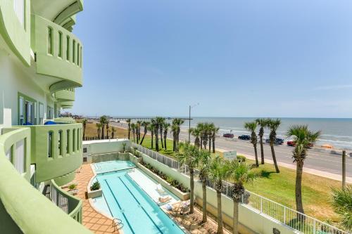 Oceanfront Galveston Condo in Amazing Location! in Galveston, USA