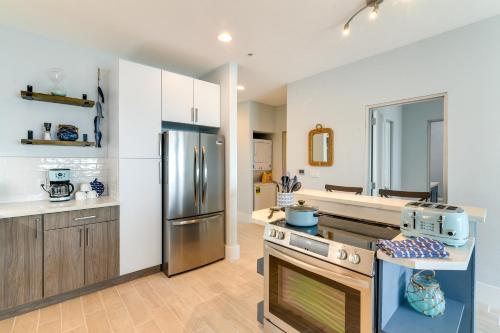 Oceanfront Galveston Condo in Amazing Location! in Galveston, USA