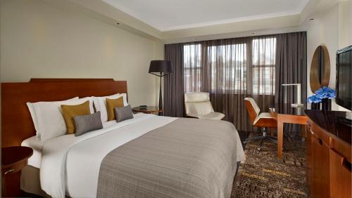 Park Plaza Victoria London - image 2