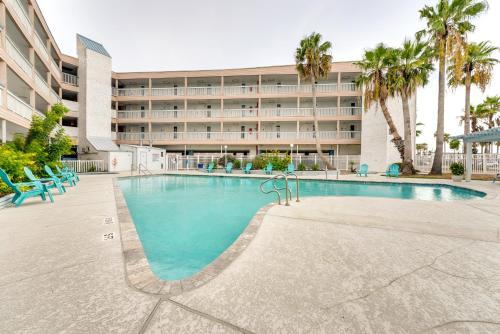 Beachfront Corpus Christi Condo with Pool Access!