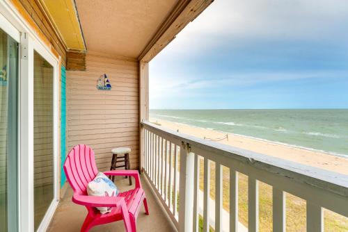 Beachfront Corpus Christi Condo with Pool Access!