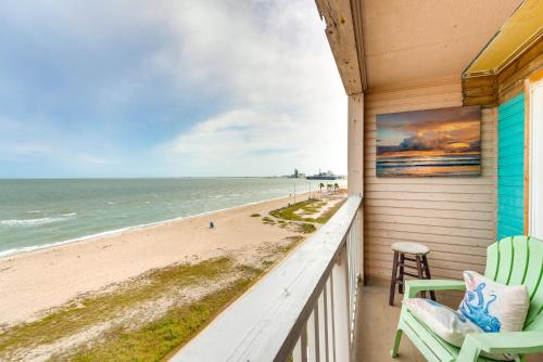 Beachfront Corpus Christi Condo with Pool Access!