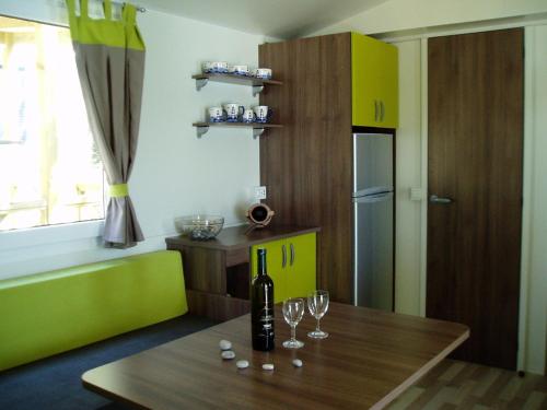 Deluxe Mobile Home with Terrace image 1