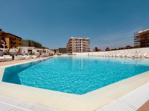 Athena Sea front Apartment, Parking & Pool