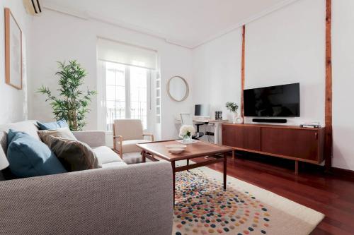 One bedroom apartment in Chueca - Tap to explore photos