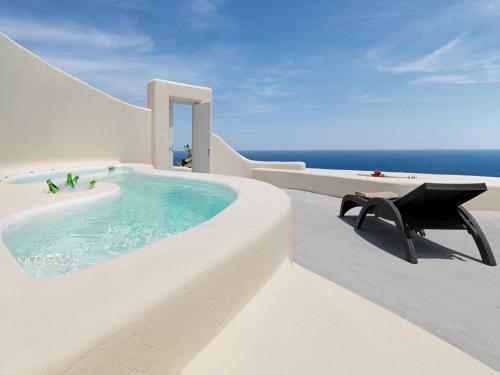 Honeymoon Suite with Private Outdoor Hot Tub