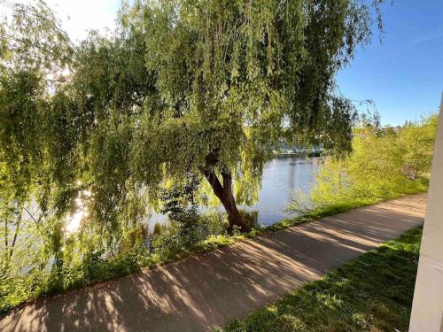 Balcon sur la rivière